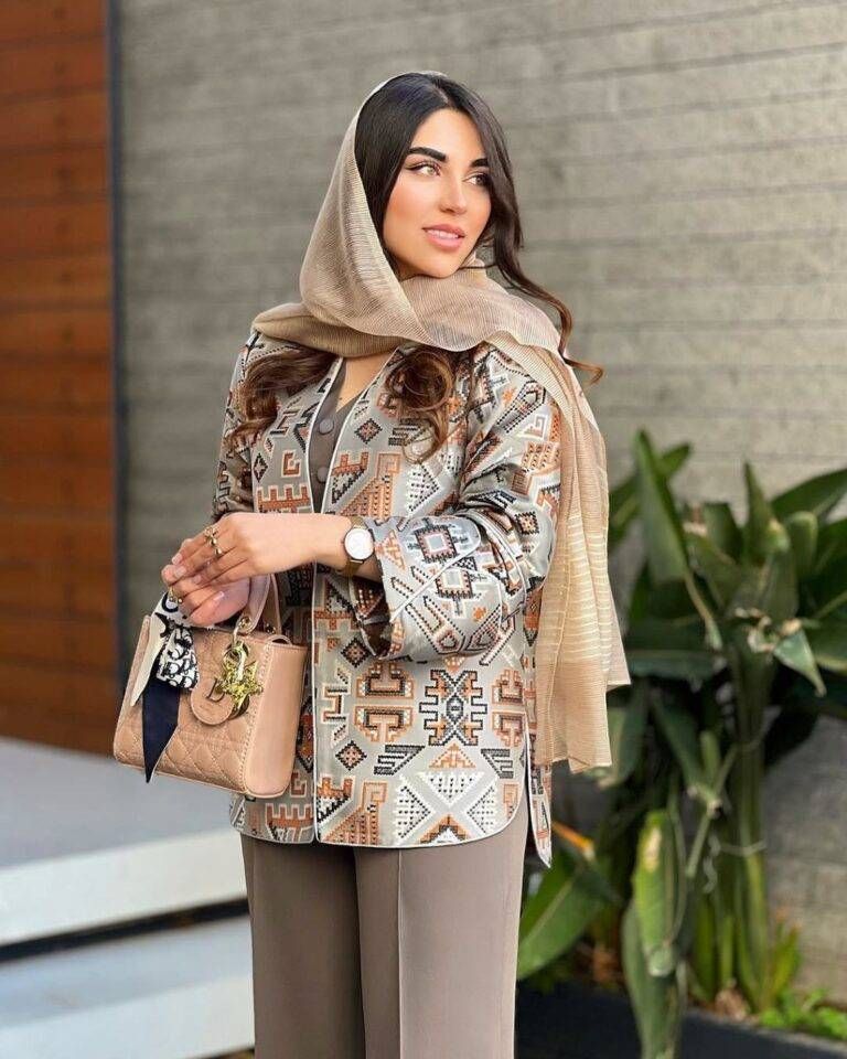سه تکه نارین (کارولین)