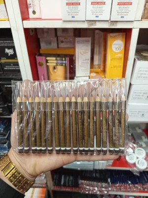 مداد ابرو قهوه ای